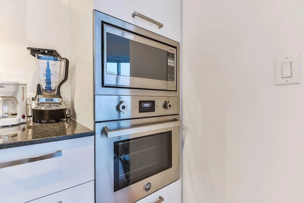 Downtown Toronto 56Th Floor Furnished Rental Monthly Available カナダ