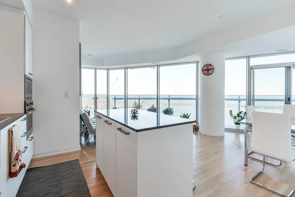 Downtown Toronto 56Th Floor Furnished Rental Monthly Available