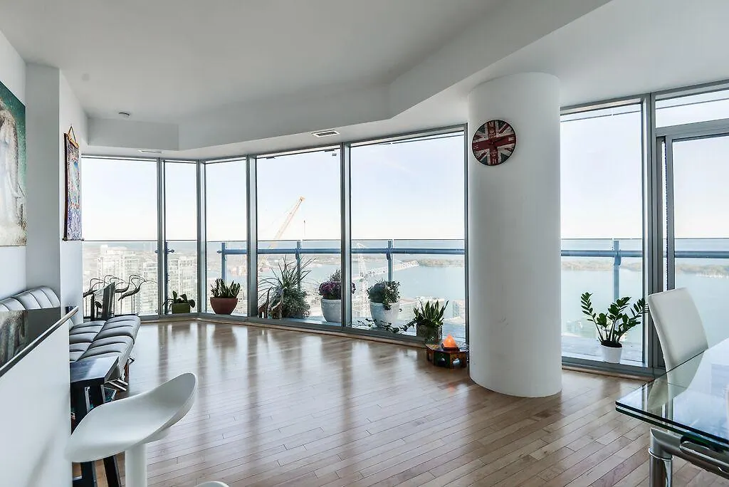 Downtown Toronto 56Th Floor Furnished Rental Monthly Available Apartment