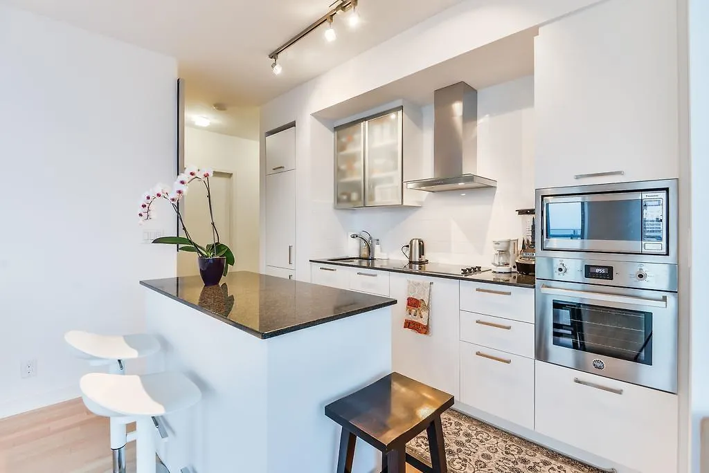 Downtown Toronto 56Th Floor Furnished Rental Monthly Available Apartment