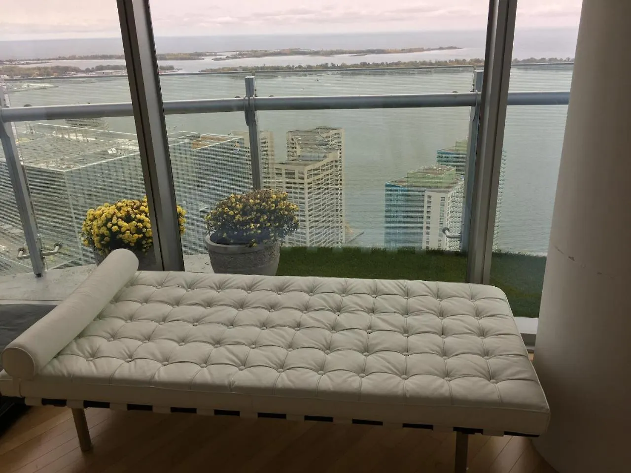 Apartment Downtown Toronto 56Th Floor Furnished Rental Monthly Available